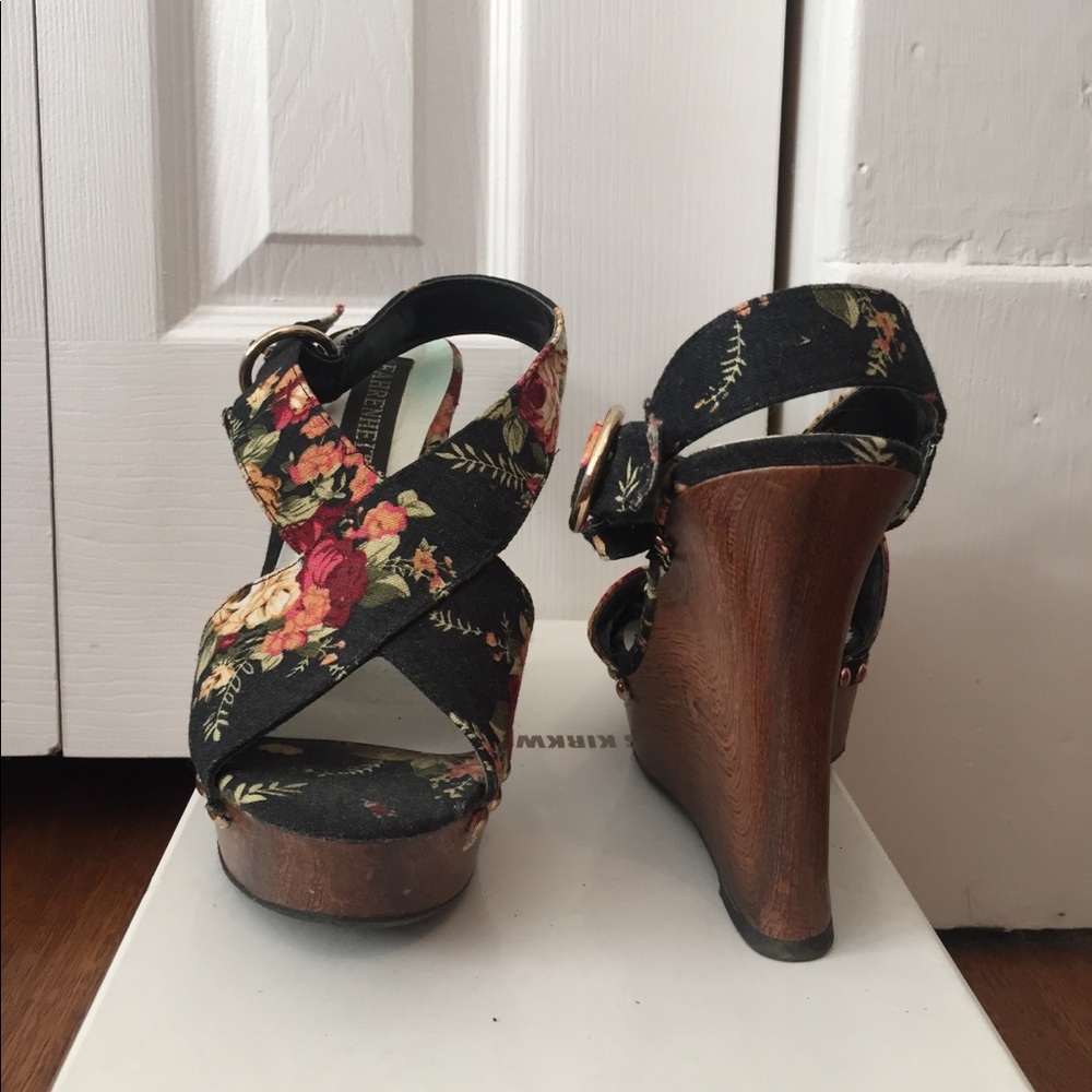 Fahrenheit wedge platform heels - sz 9