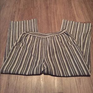 $⬇️ CHICO's linen capris