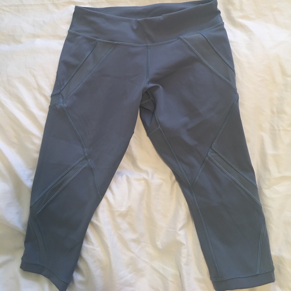 Lululemon Blue Crops | Sz 6