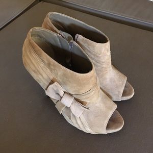 Taupe open toed heels