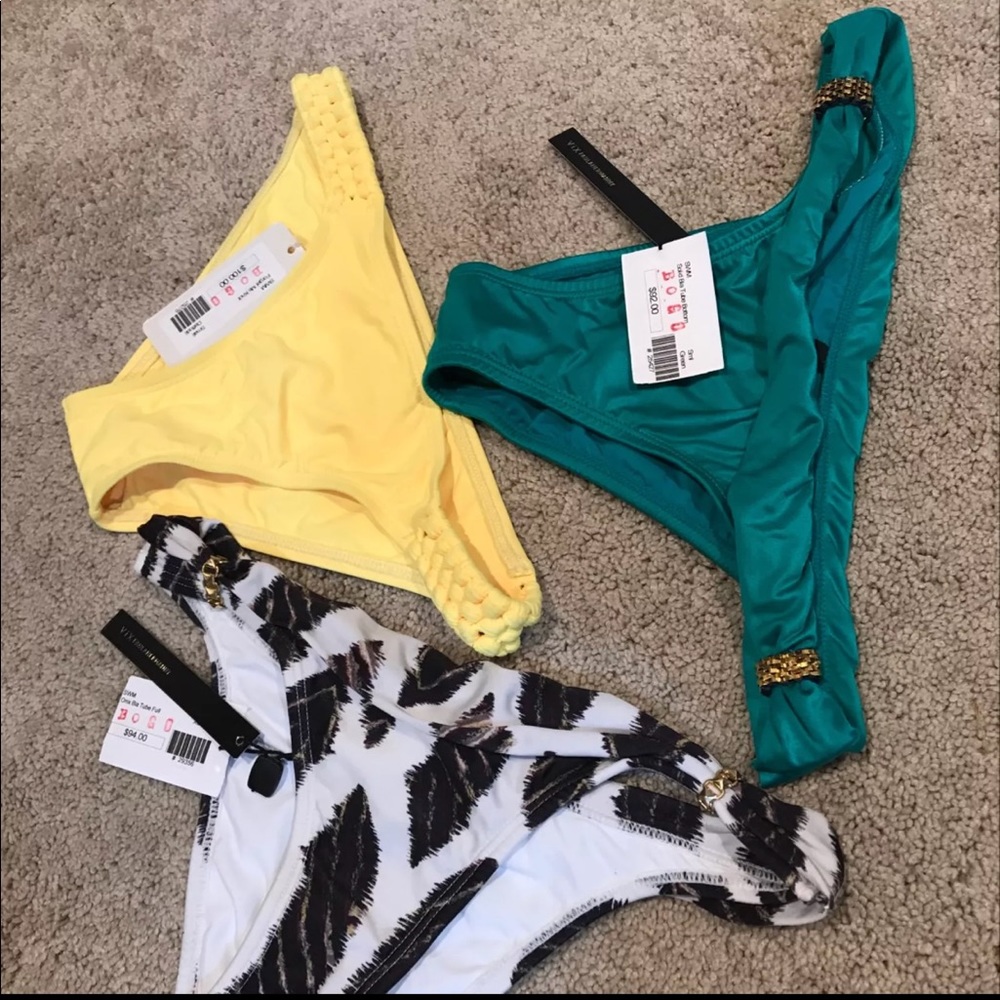 Bundle bikini bottoms