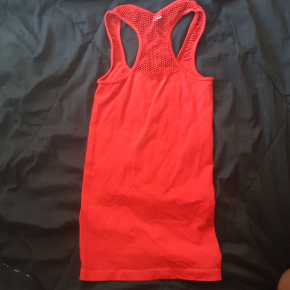 Red Top - Picture 4 of 5