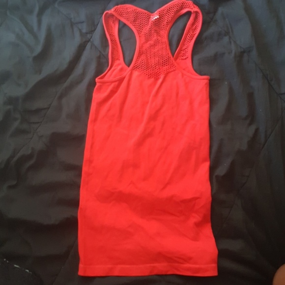 Red Top - Picture 4 of 5