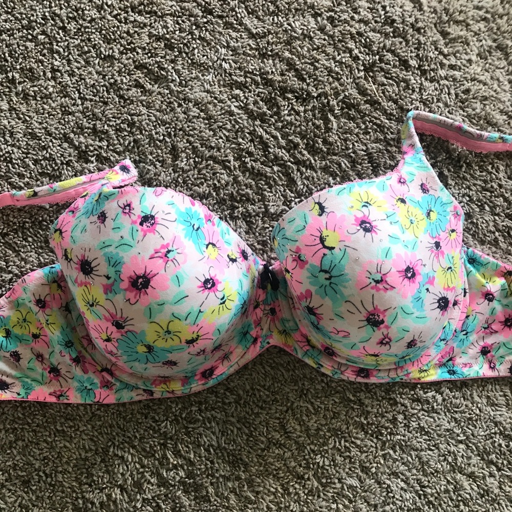 Victoria secret body by Victoria lines demi 38DD