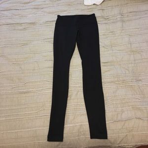 Lululemon Size 4 Black Wunder Under Leggings