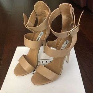 Steve Madden Mysterii nude heels