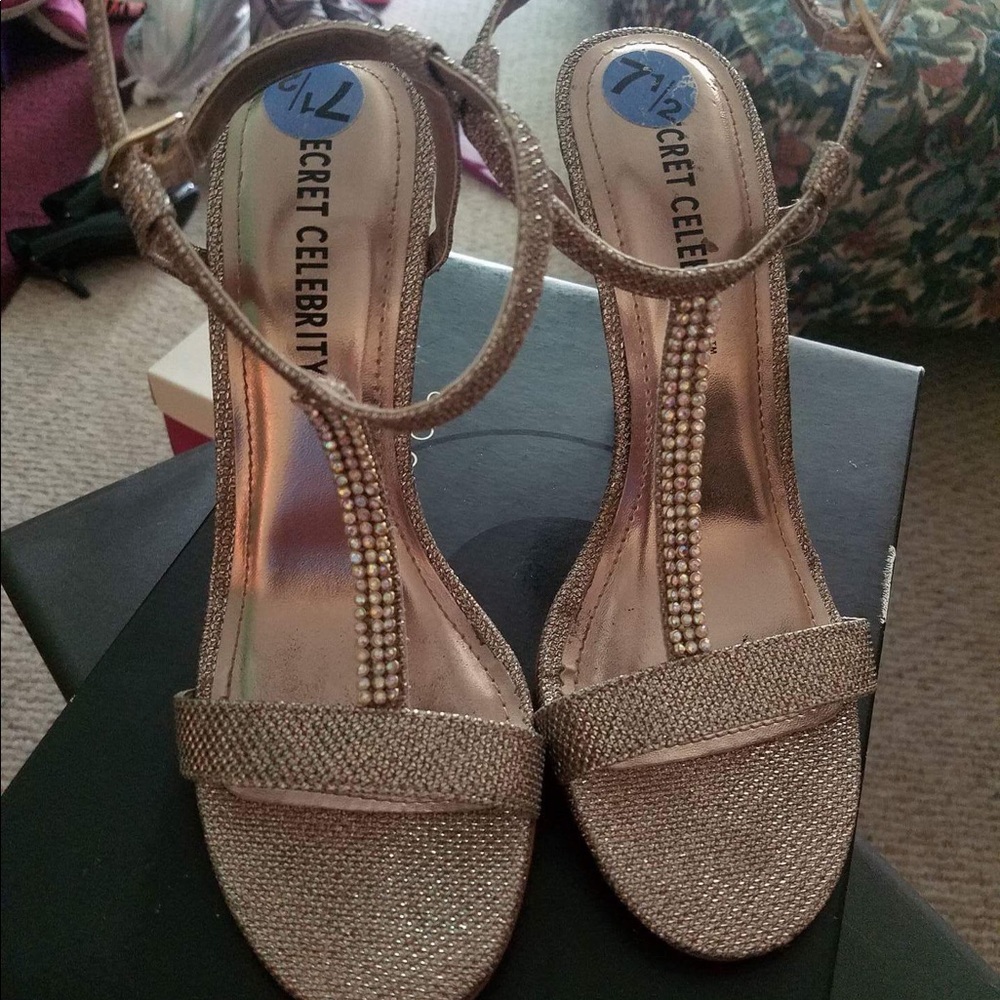 ⭐️Glam Heels💰