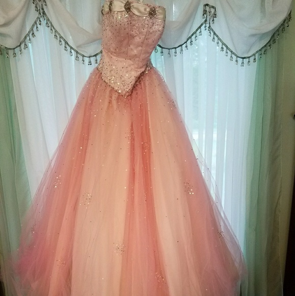 Gorgeous pink and cream Mori Lee ballgown! - Picture 1 of 5