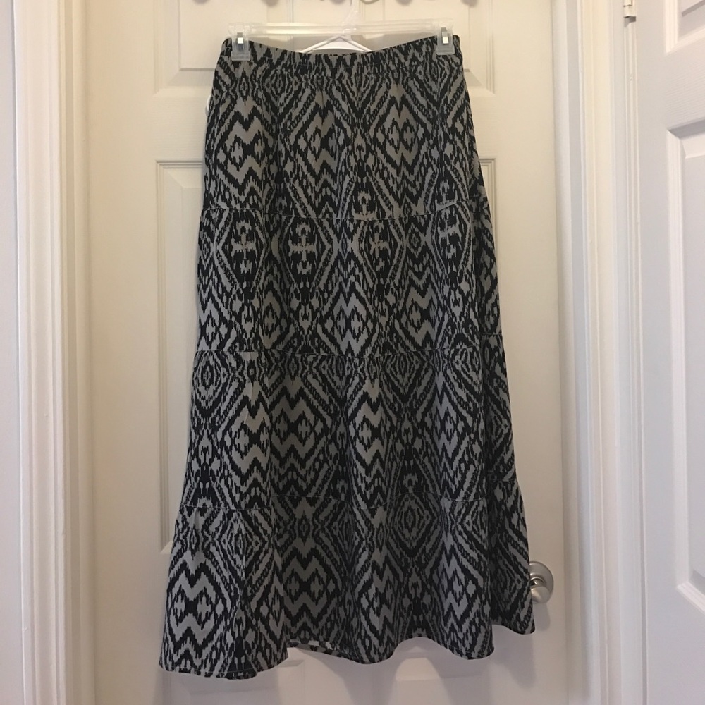 EUC Old Navy Maxi Skirt