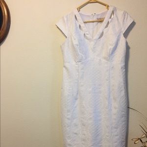 Peekaboo V neck cap sleeve dress size 8