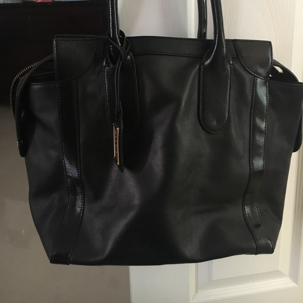 Stunning authentic Badgley Mischka tote