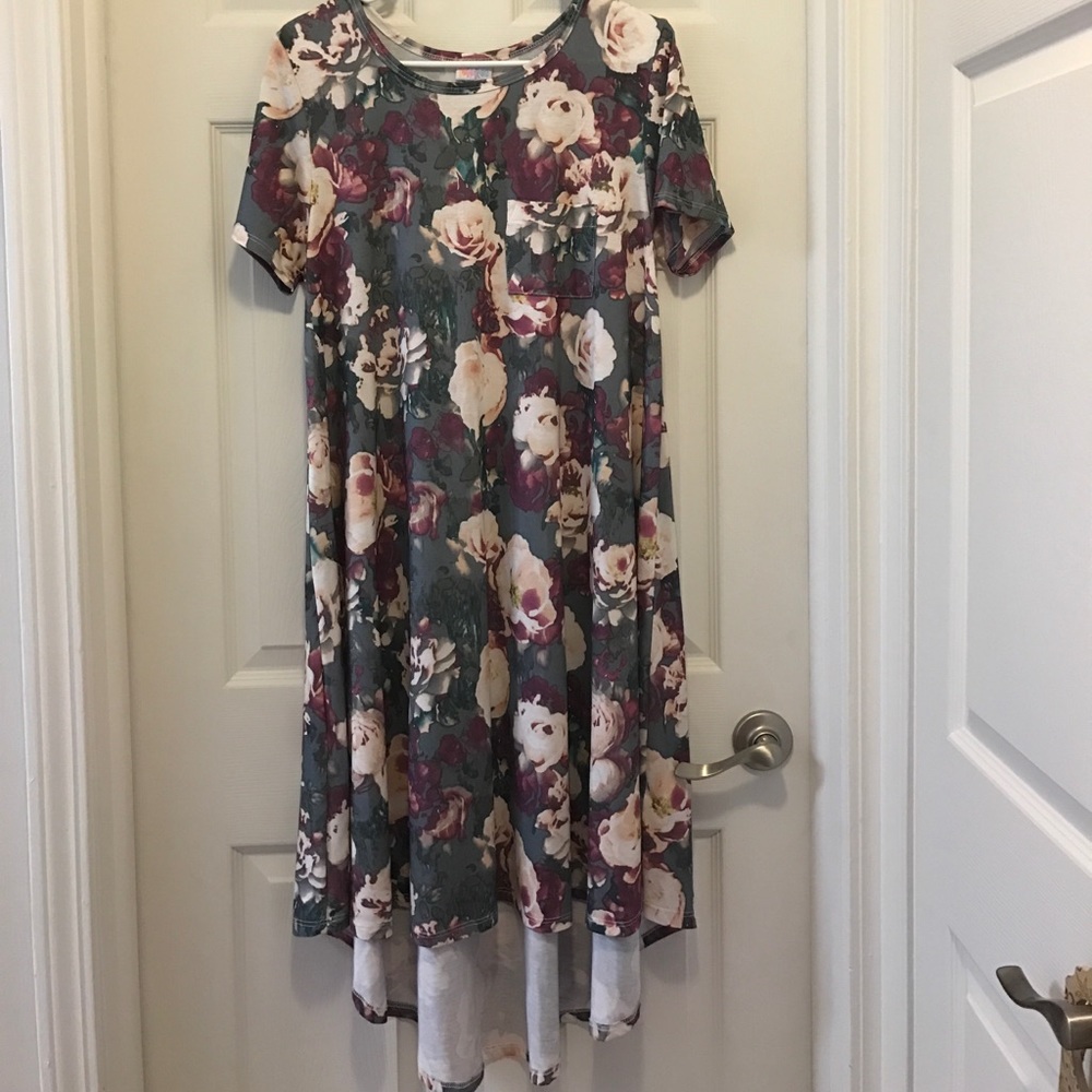 SOLD Lularoe Floral Carly