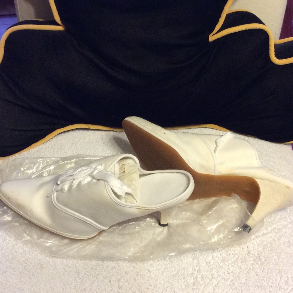 Canvas white shoes