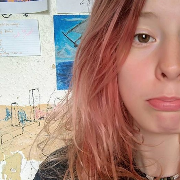 Meet your Posher, Annie - Picture 2 of 2