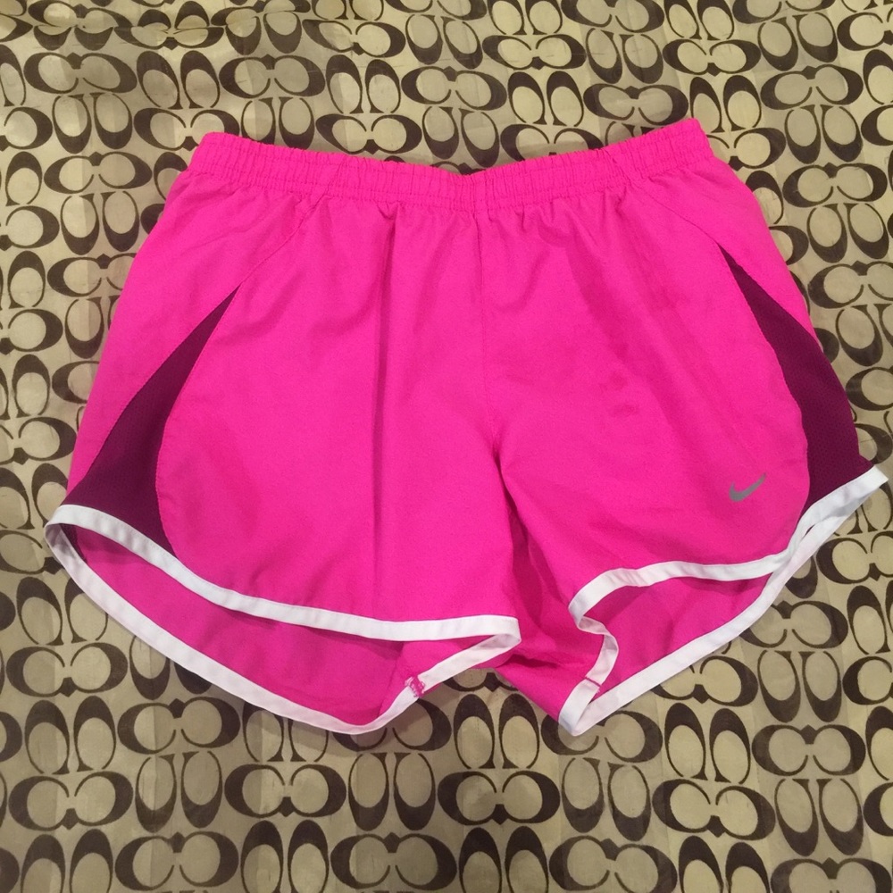 NEW Nike pink running shorts w/ liner size small
