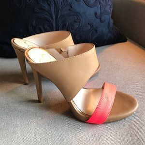 Jessica Simpson high heeled pumps