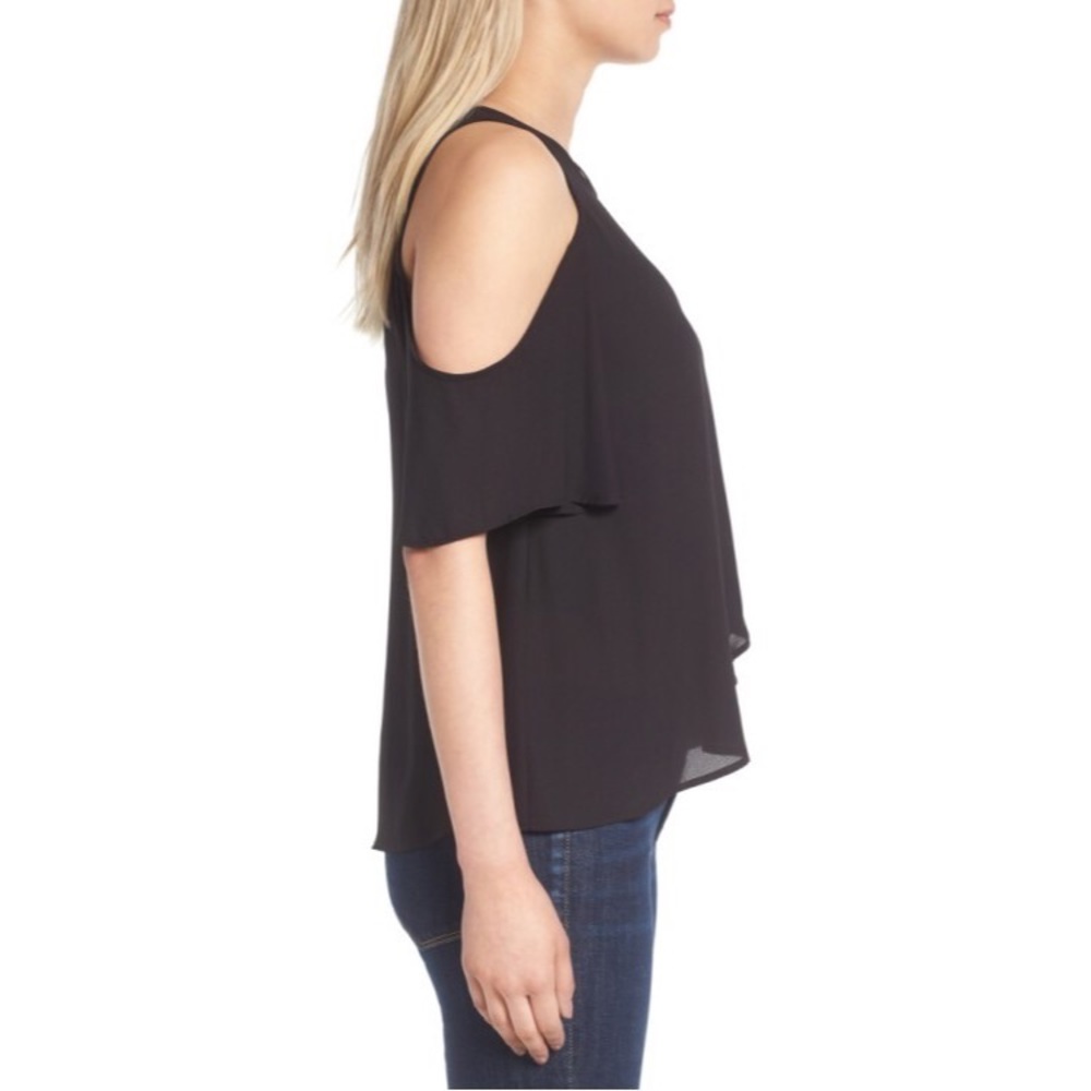 >>LAST<< Chic Companion Cold Shoulder Top - Picture 3 of 5