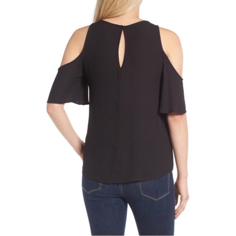 >>LAST<< Chic Companion Cold Shoulder Top - Picture 4 of 5