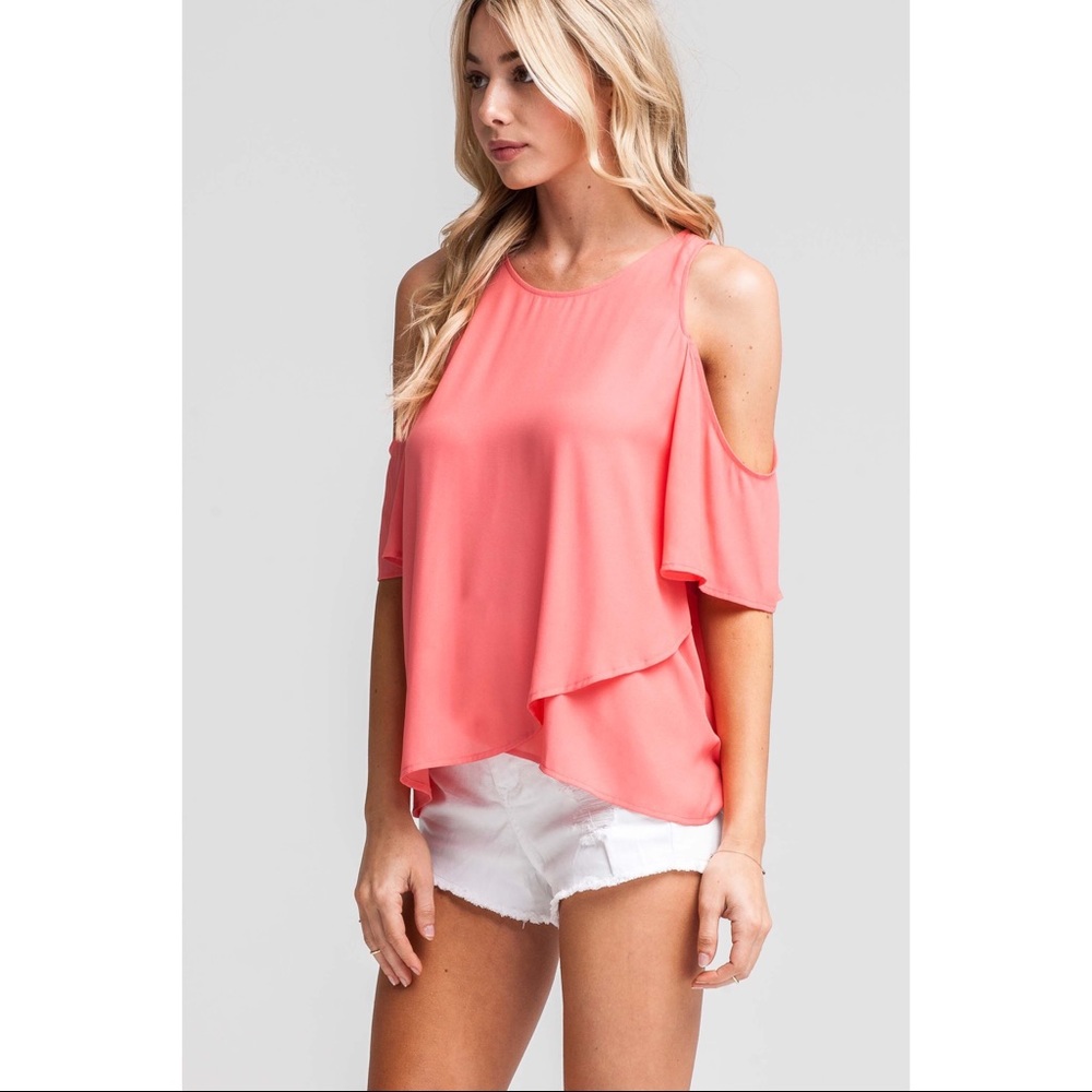 >>LAST<< Chic Companion Cold Shoulder Top - Picture 5 of 5