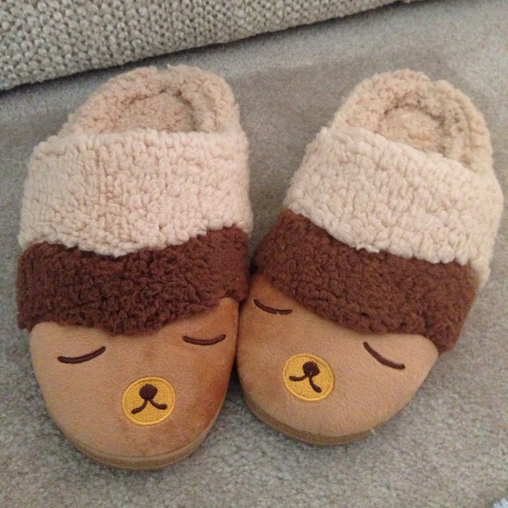 🐻Adorable bear slippers! 🐻