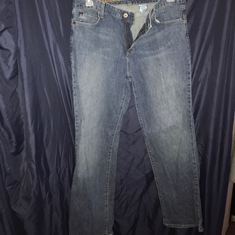 Eddie Bauer, natural fit jeans