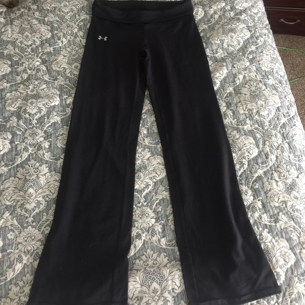 Under Armour black yoga pants