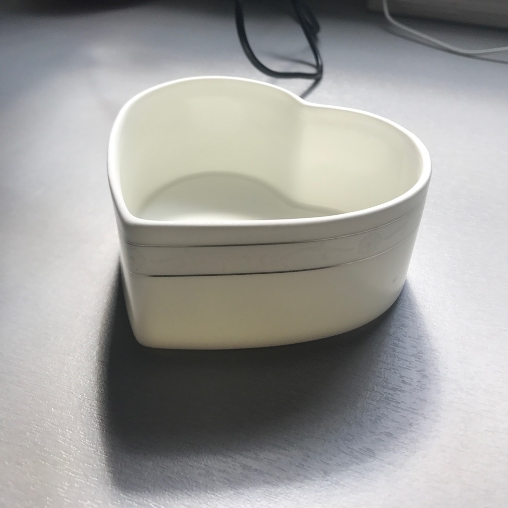Bone china jewelry dish