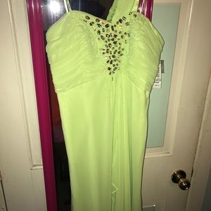 Nightway full length one shoulder dress. Stunning