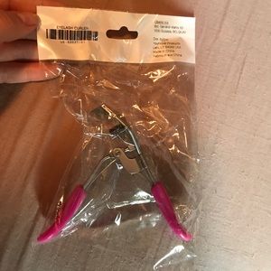 Younique eyelash curler