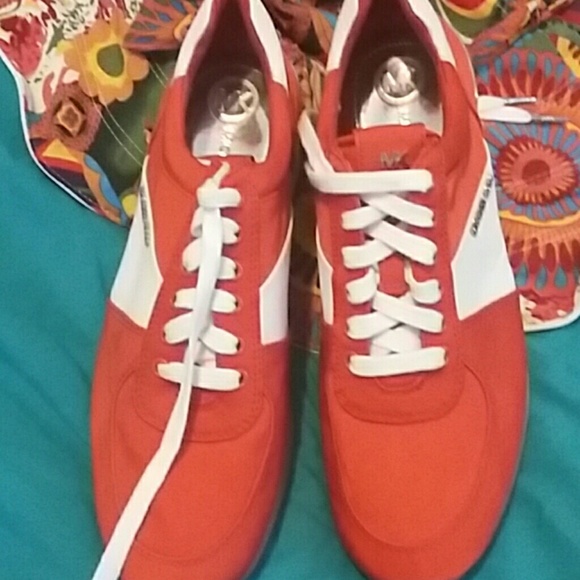 New atletics MK...perfect for summer! - Picture 3 of 4