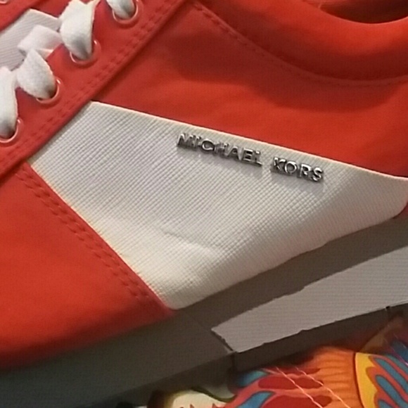 New atletics MK...perfect for summer! - Picture 4 of 4