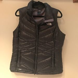 BRAND NEW - NWOT! North Face 550 VEST