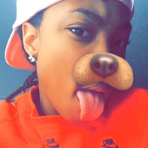 Meet your Posher, Frenchelle