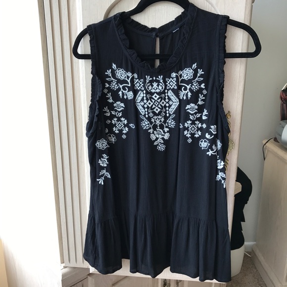 Tops - Black and Ivory Embroidered Sleeveless Top