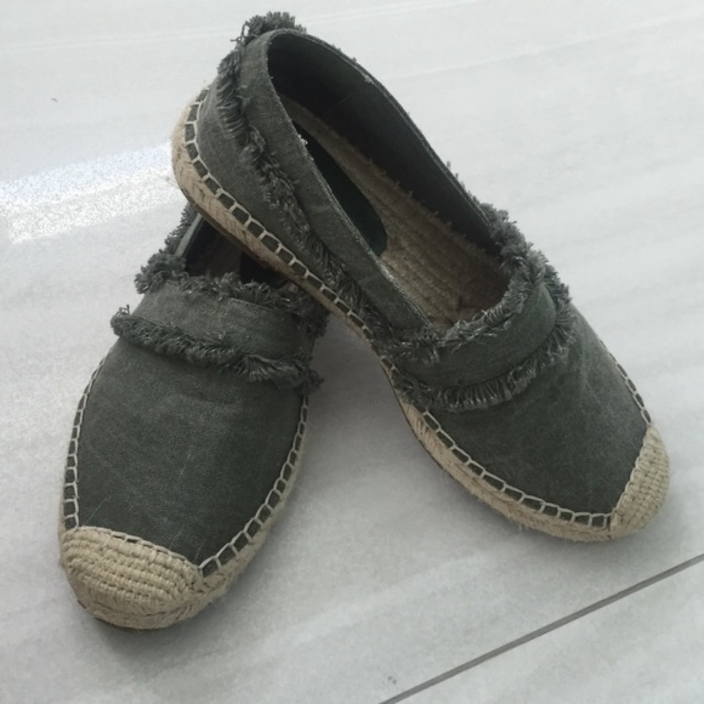 Joie Woman's Olive Green Espadrilles w/ Dust Bag