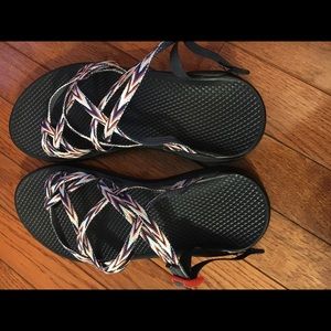 Red white and blue chevron chacos size 9 women