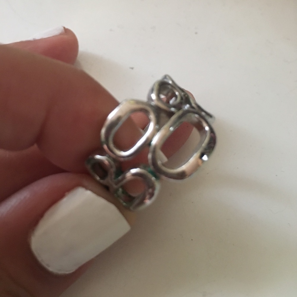 Silver ring - Picture 2 of 3