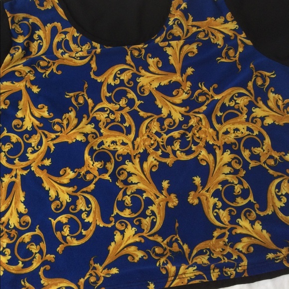 Patterned Crop Top - Picture 2 of 2