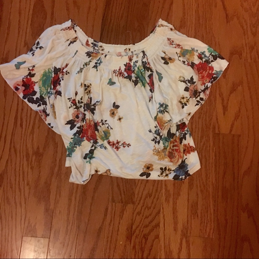 Very cute off the shoulder floral top