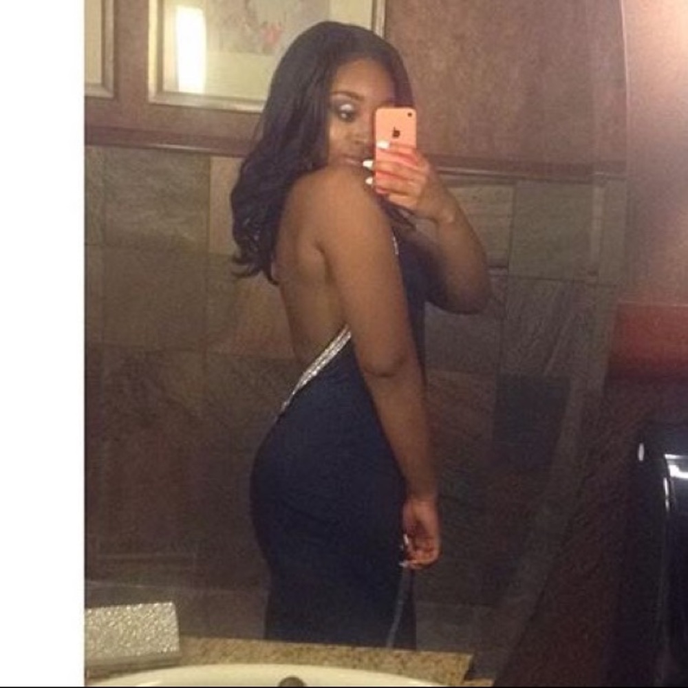 Gorgeous V-Cut Back Dress!