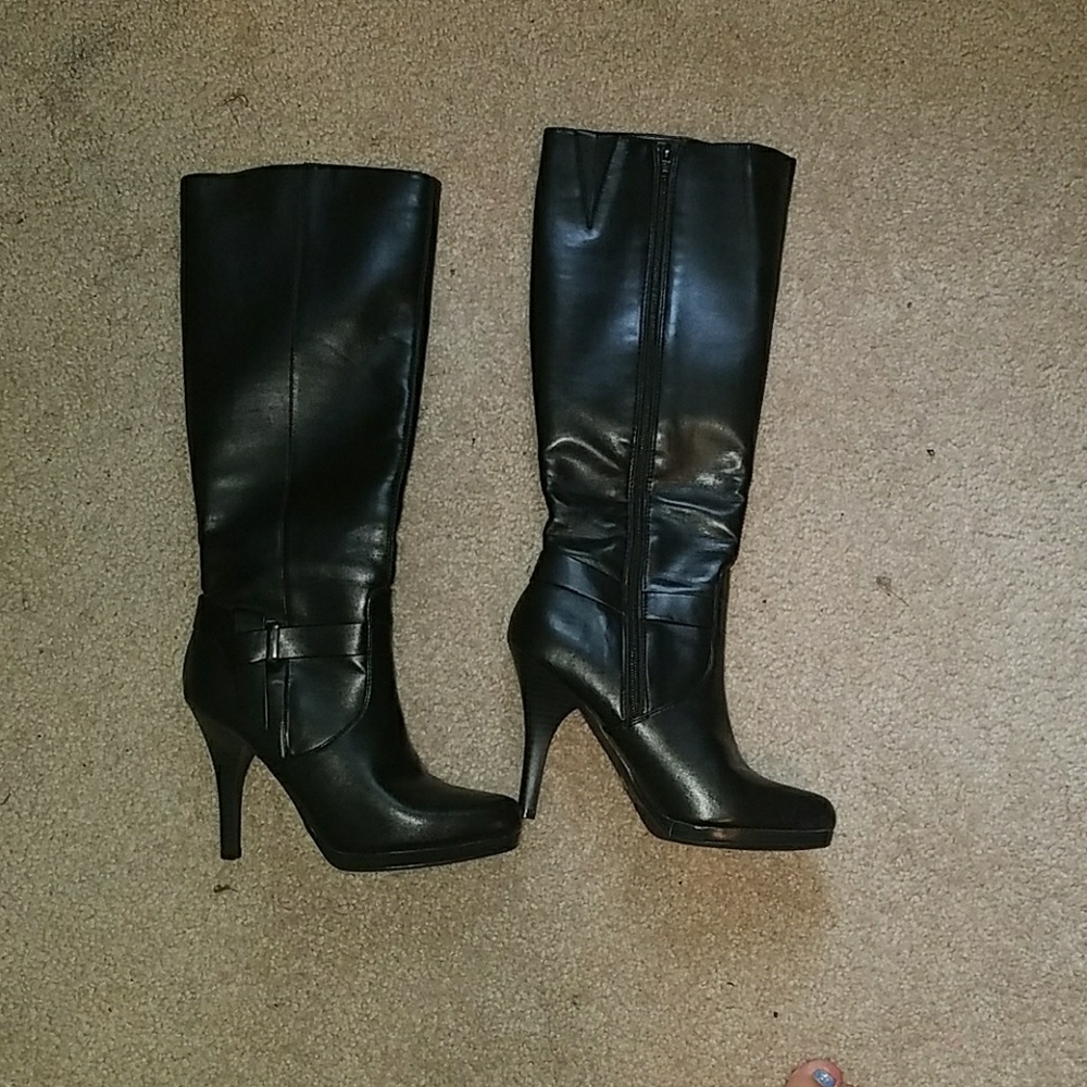 Black boots