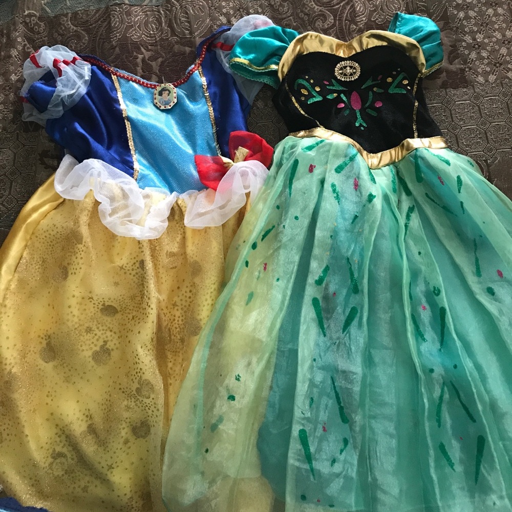 A bundle of costume/Play dresses