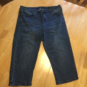 Max Jeans size 14 stretch denim Capris