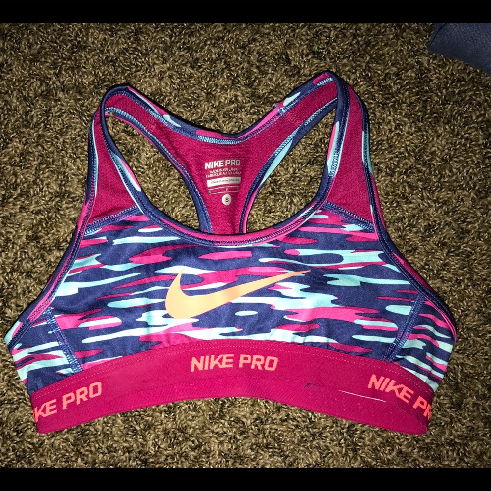 Size small Nike pro sports bra