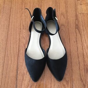 NWOT Black Pointed-Toe Ballet Flats