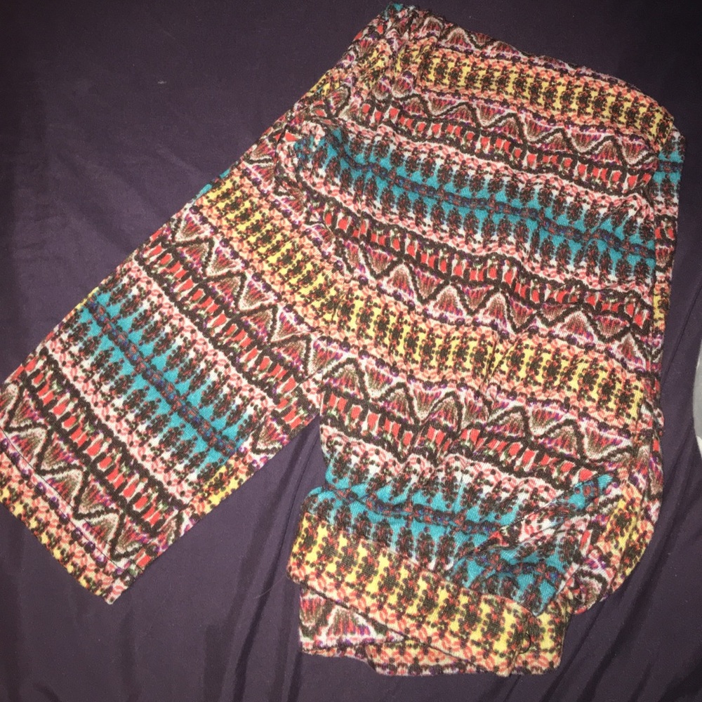 Rue 21 leggings size L so comfy HAS POCKETS!