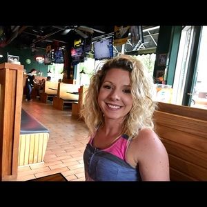 Meet your Posher, Holly