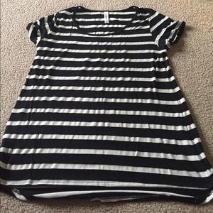LuLaRoe Classic T