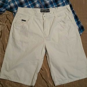 Men's White Textured Shorts ~ Size 38