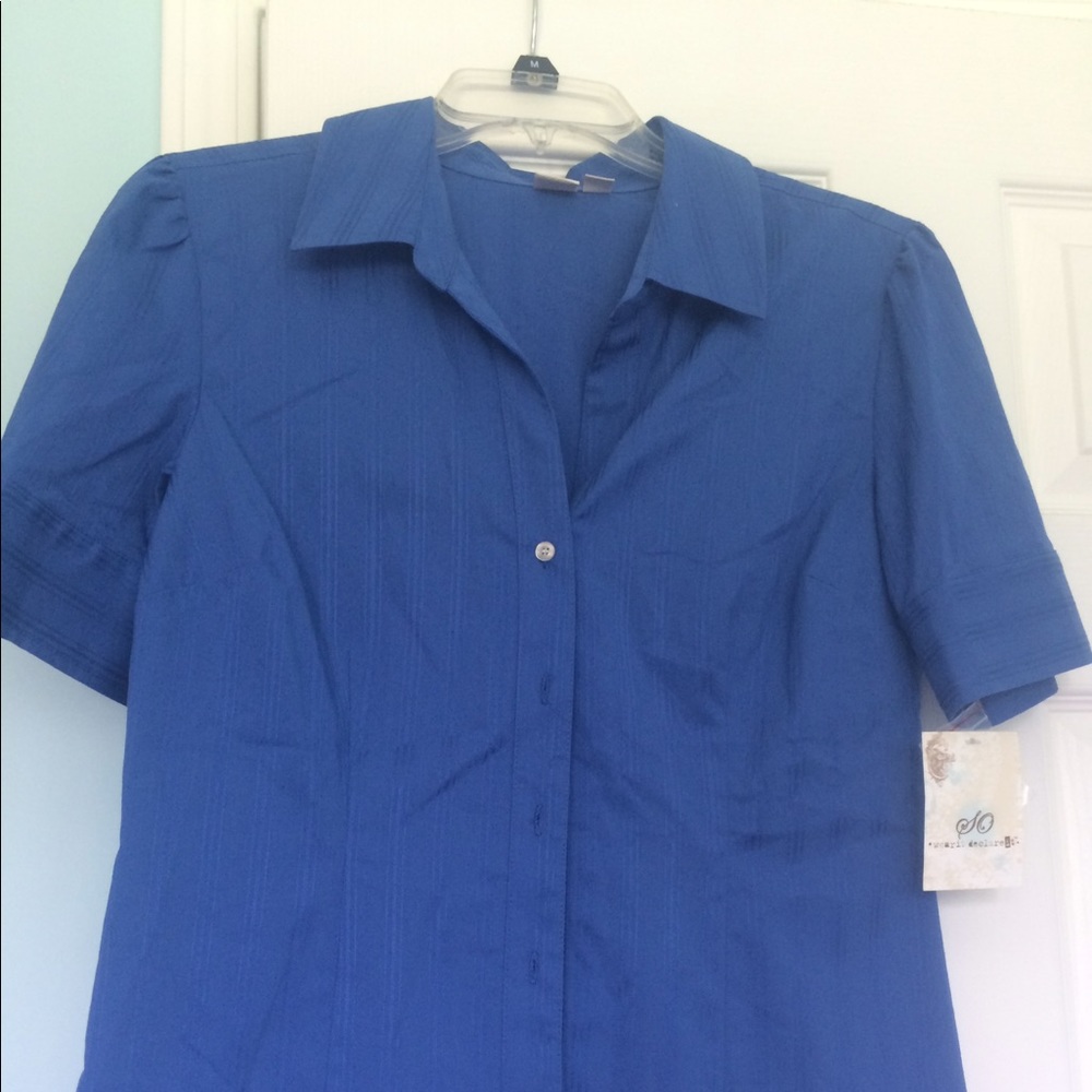 NWT button up shirt size Lg